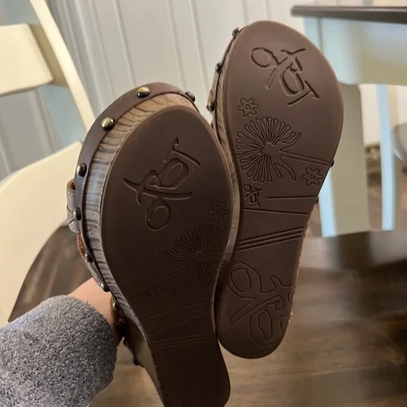 Wedges - Picture 2 of 3